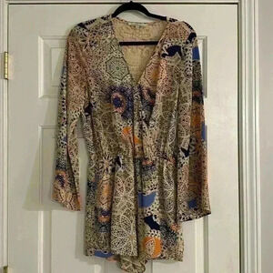 EUC Super Cute Daniel Rainn Romper - Size M